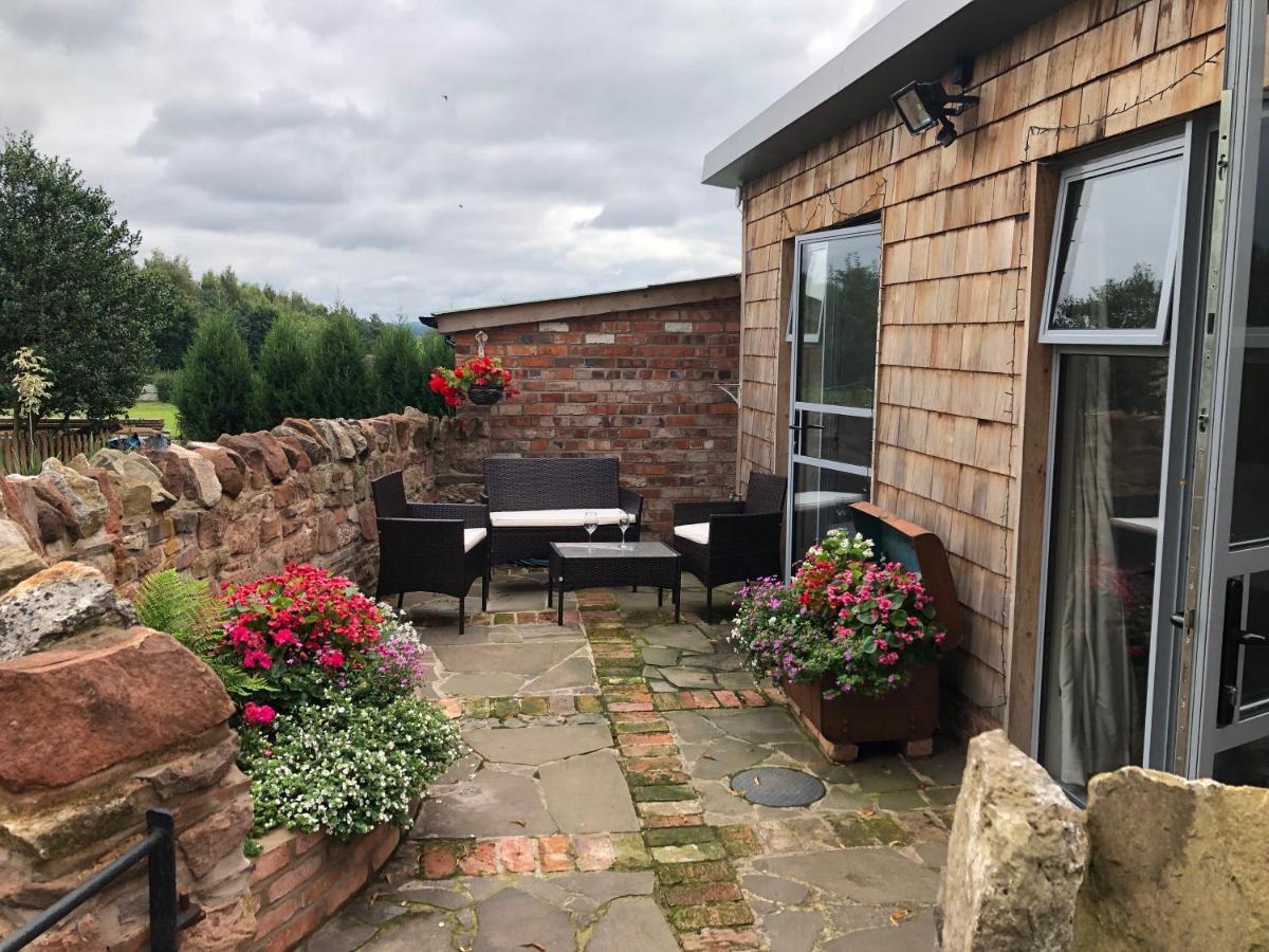Pine Tree Lodge, Бриджнорс Экстерьер фото